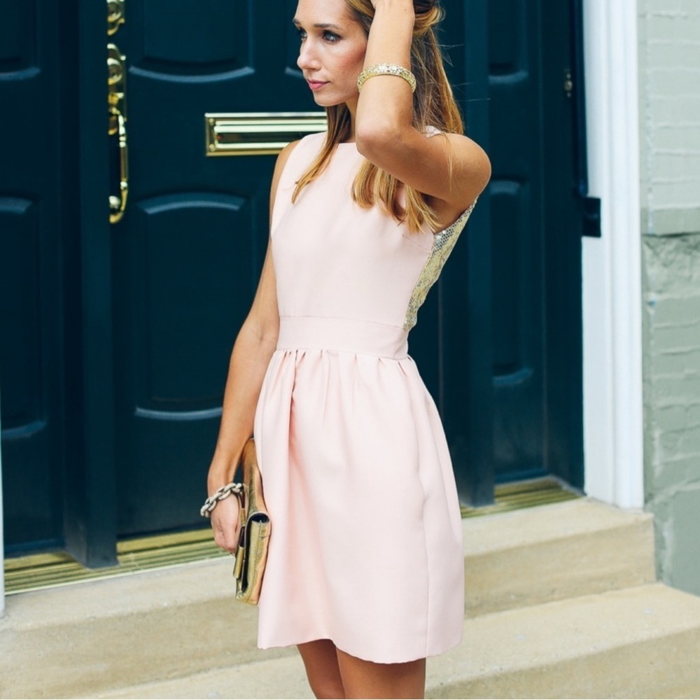 Camilyn Beth Peach Gold Sequin Back Party Dress - size 0. B7